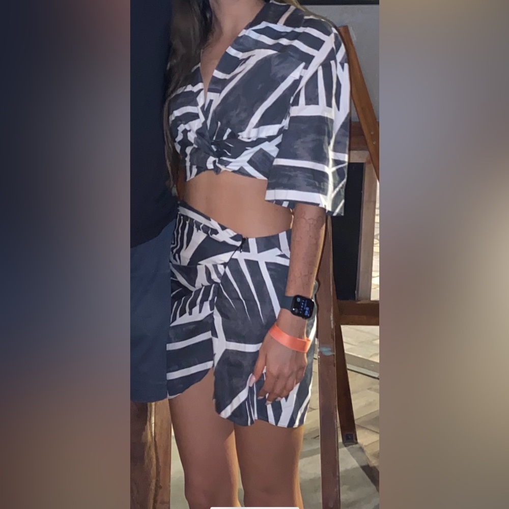 Zara two piece set - tropical crop top and skirt - navy & white